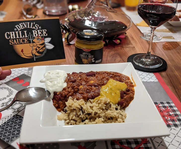 Grandfather's Son Chili Sauce Kundenfoto und Serviervorschlag 1